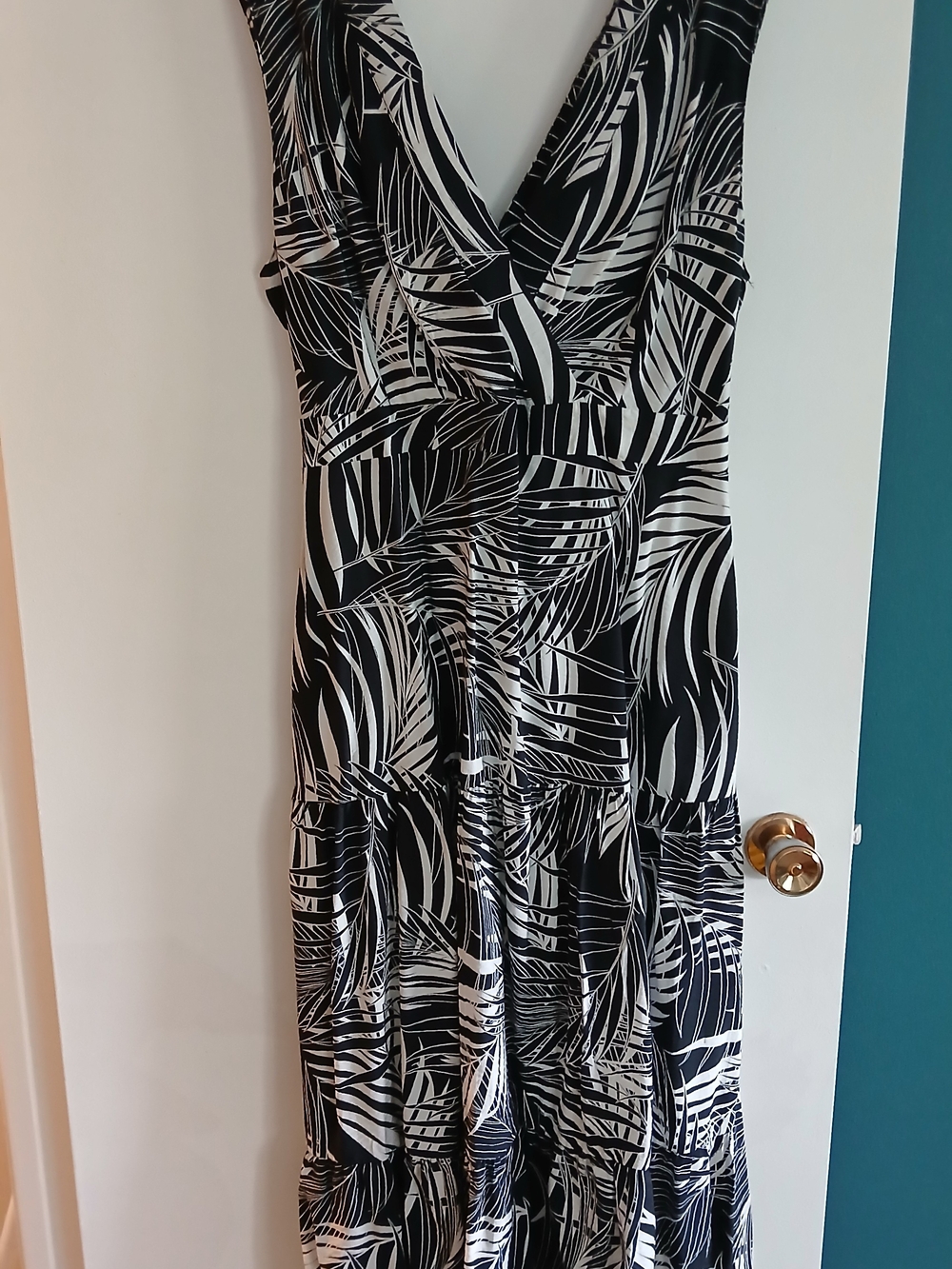 Suzy Shier Black & White Palm-Print V-Neck Modo Sun Dress - Picture 1 of 7